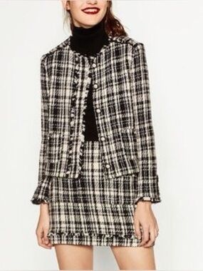 Zara Classic Black & White Pearl Button Frayed Trim Tweed Jacket